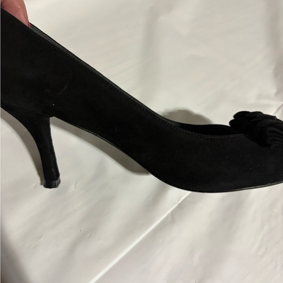 Stuart Weitzman Black Ruffle Peep Toe Heels - Picture 6 of 16
